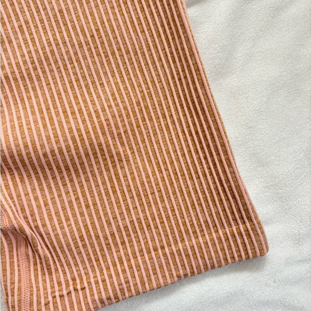 NWOT Women's Ribbed High-Waist Shorts - Picture 6 of 6